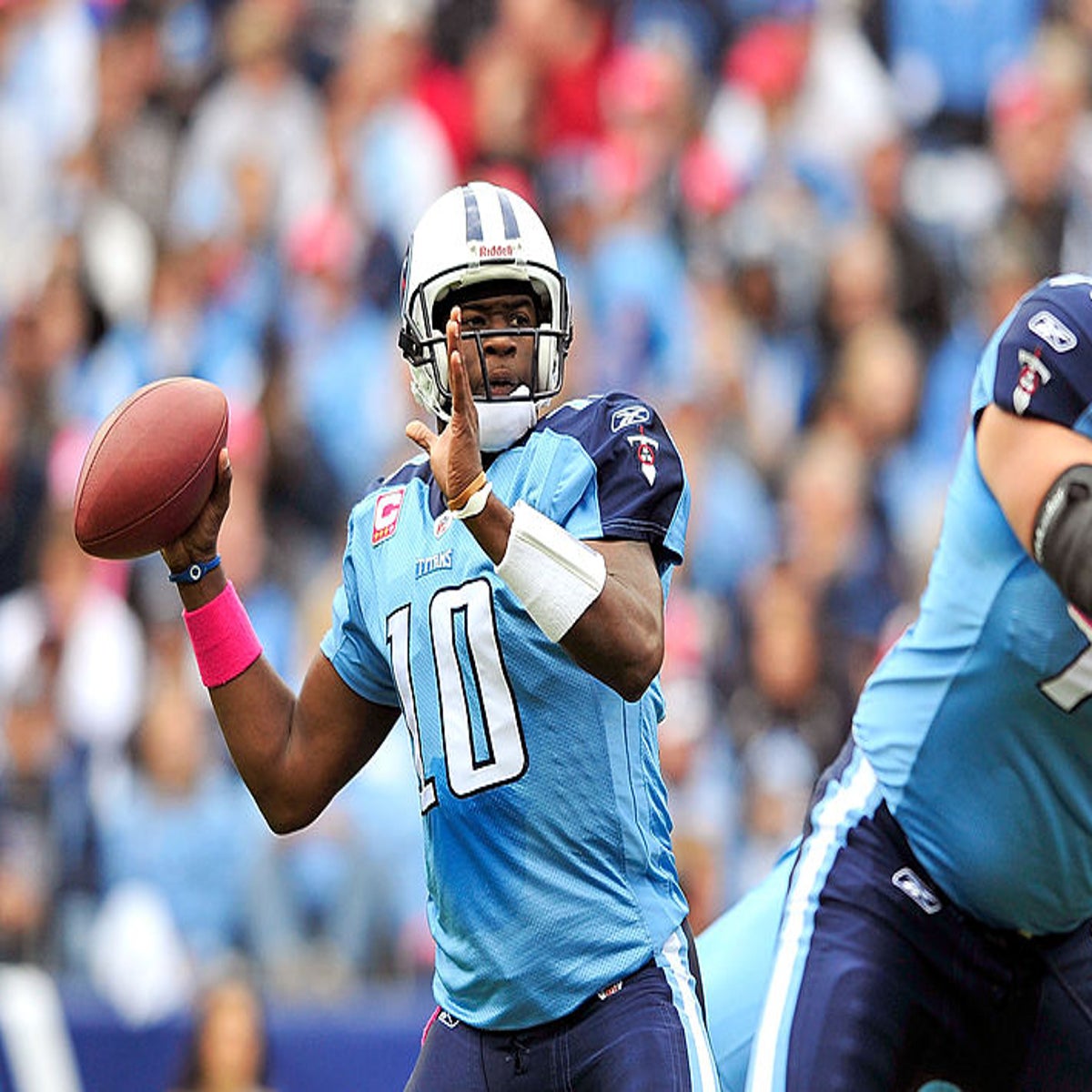 Tennessee Titans see more maturity from Vince Young