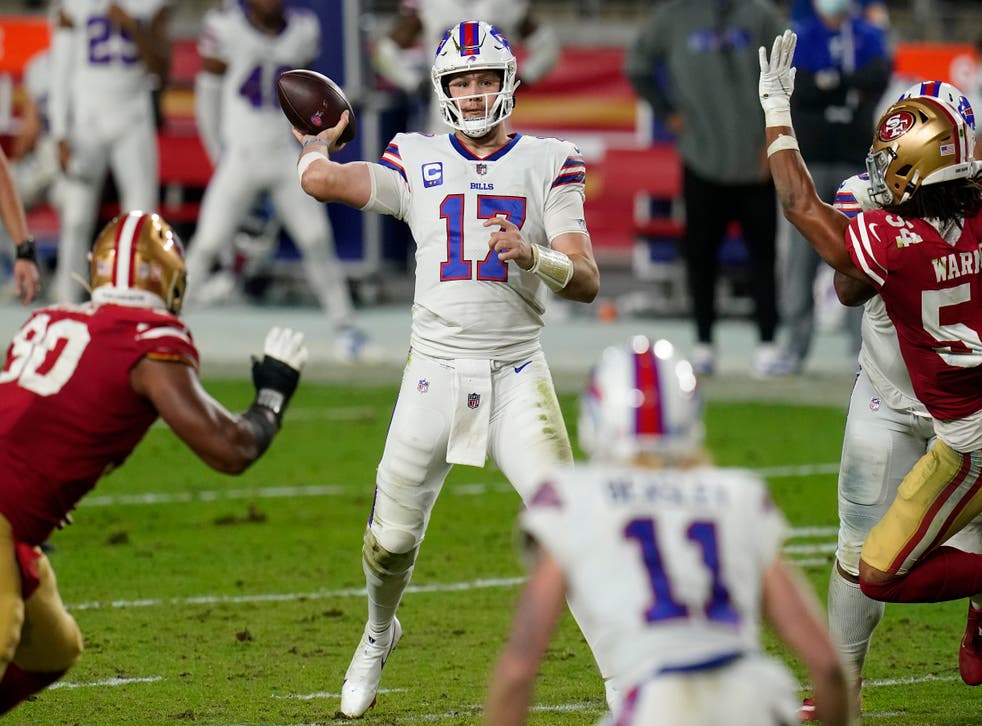 <p>El quarterback Josh Allen de los Bills de Buffalo lanza un pase durante la segunda mitad del juego ante los 49ers de San Francisco.</p>