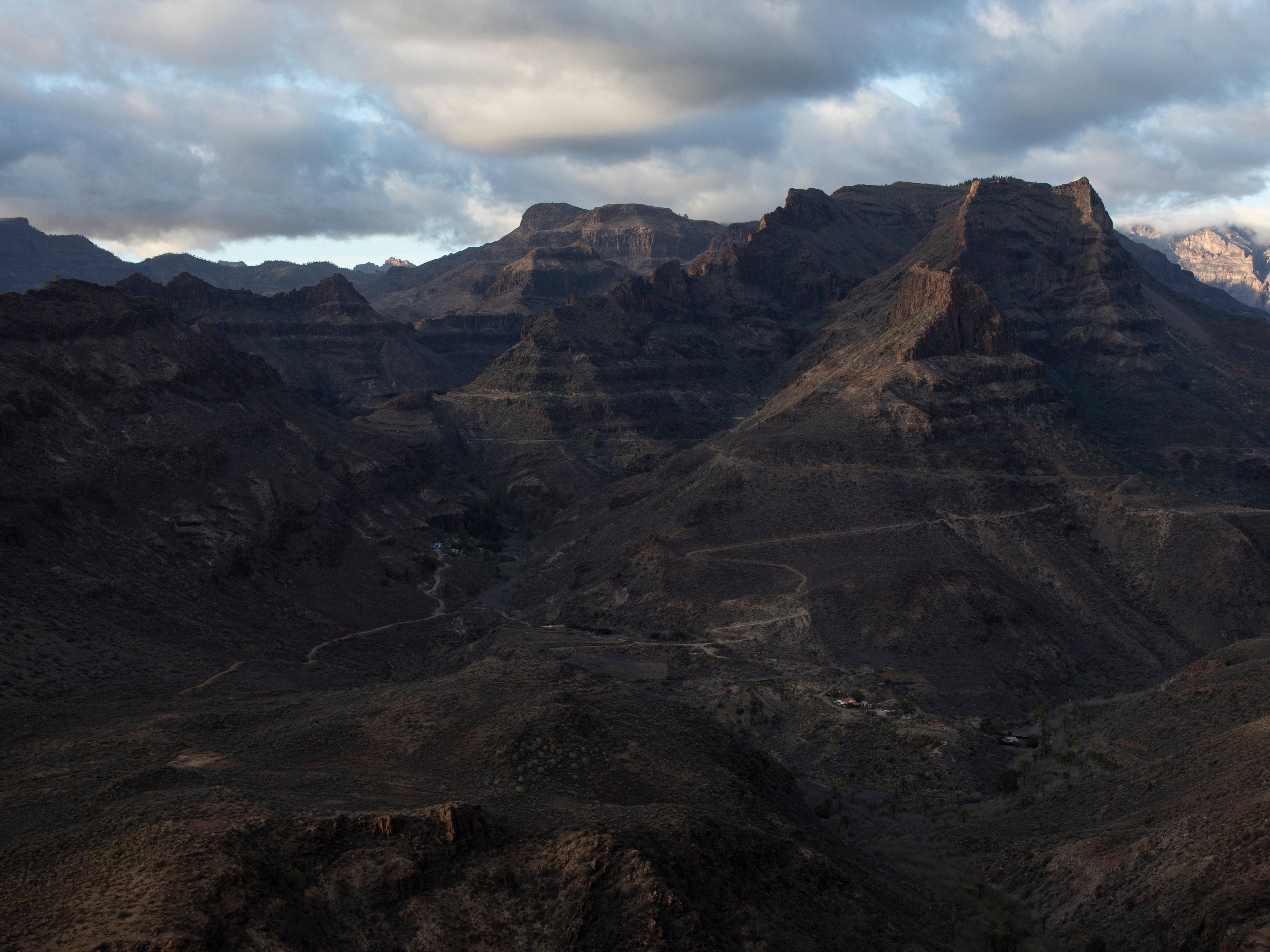 The Spanish island of Gran Canaria requires travellers to drive through steep mountain ranges