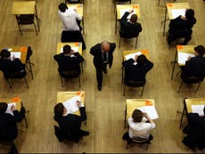 Welsh secondary schools to go online from Monday