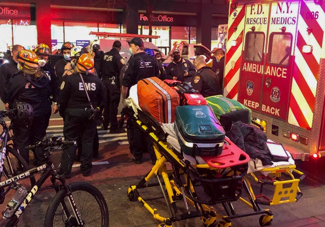 <p>Peatones de protesta en Nueva York golpeados.</p>