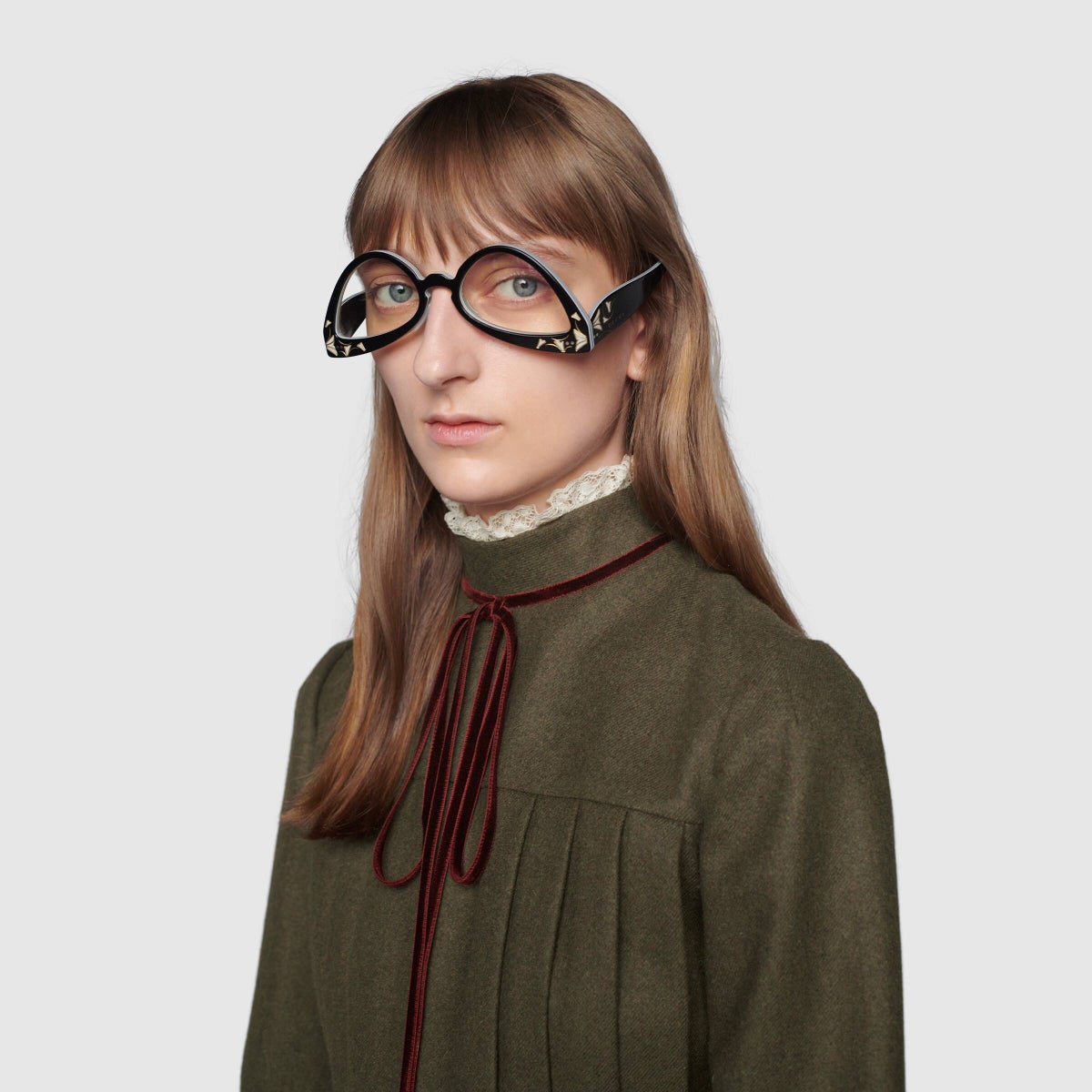 bogstaveligt talt sæt ind skelet Shoppers mock Gucci for selling £470 'upside-down' sunglasses | The  Independent