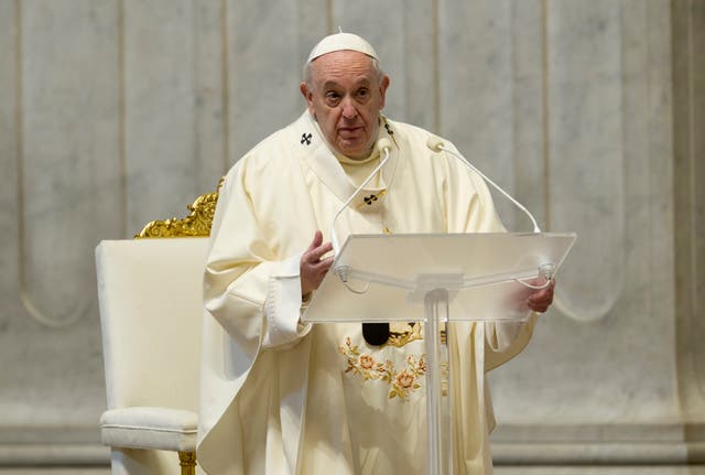 <p>El médico personal del Papa Francisco murió por complicaciones relacionadas con el Covid-19, anunció el Vaticano.</p>