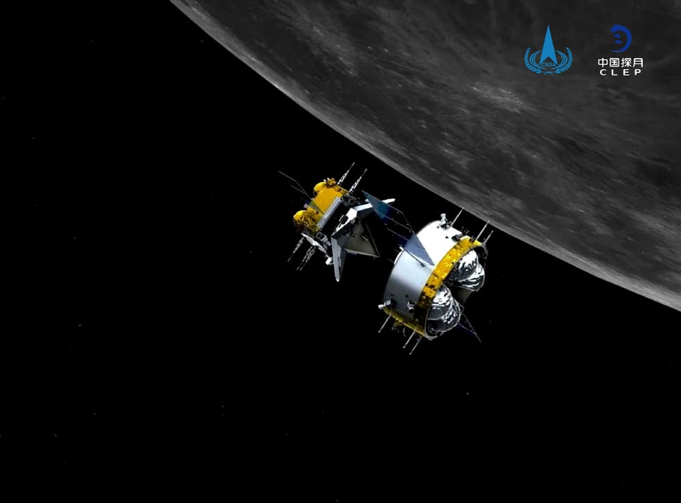 <p>Esta ilustración proporcionada por la Administración Nacional China del Espacio muestra a la sonda orbital y el módulo de regreso de la nave china Chang'e 5 tras separarse del módulo de ascenso, en el Centro de Control Aeroespacial de Beijing, el domingo 6 de diciembre de 2020. La nave inició el domingo 13 de diciembre de 2020 el regreso a Tierra con muestras de rocas lunares. </p>