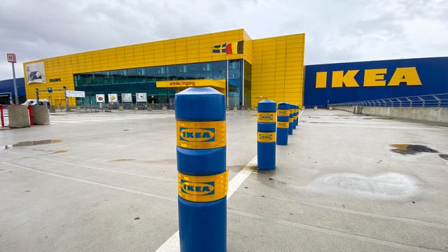 <p>Los clientes recurrieron a Twitter para quejarse de retrasos en sus pedidos, piezas faltantes e imposibilidad de comunicarse con la línea de ayuda de Ikea.</p>