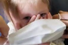 Family kicked off flight after toddler refuses to wear a mask