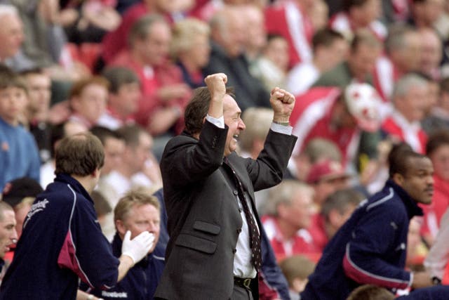 <p>Houllier celebrates during a 4-0 Liverpool win over Charlton in 2001</p>