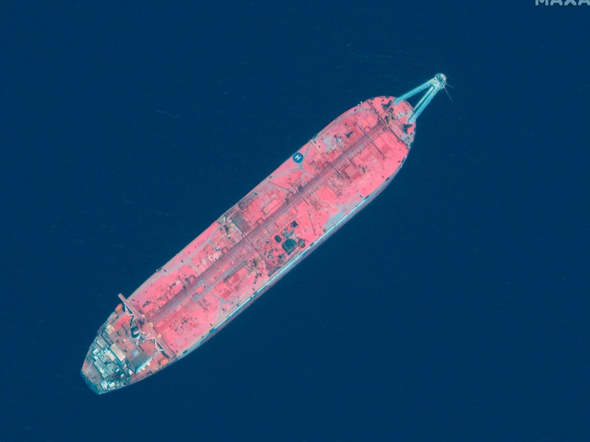 Abandoned tanker containing 1 million barrels of oil could cause ‘devastation’ in Red Sea, scientists warn