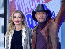 People are bewildered by Tim McGraw’s ridiculously tall Christmas tree