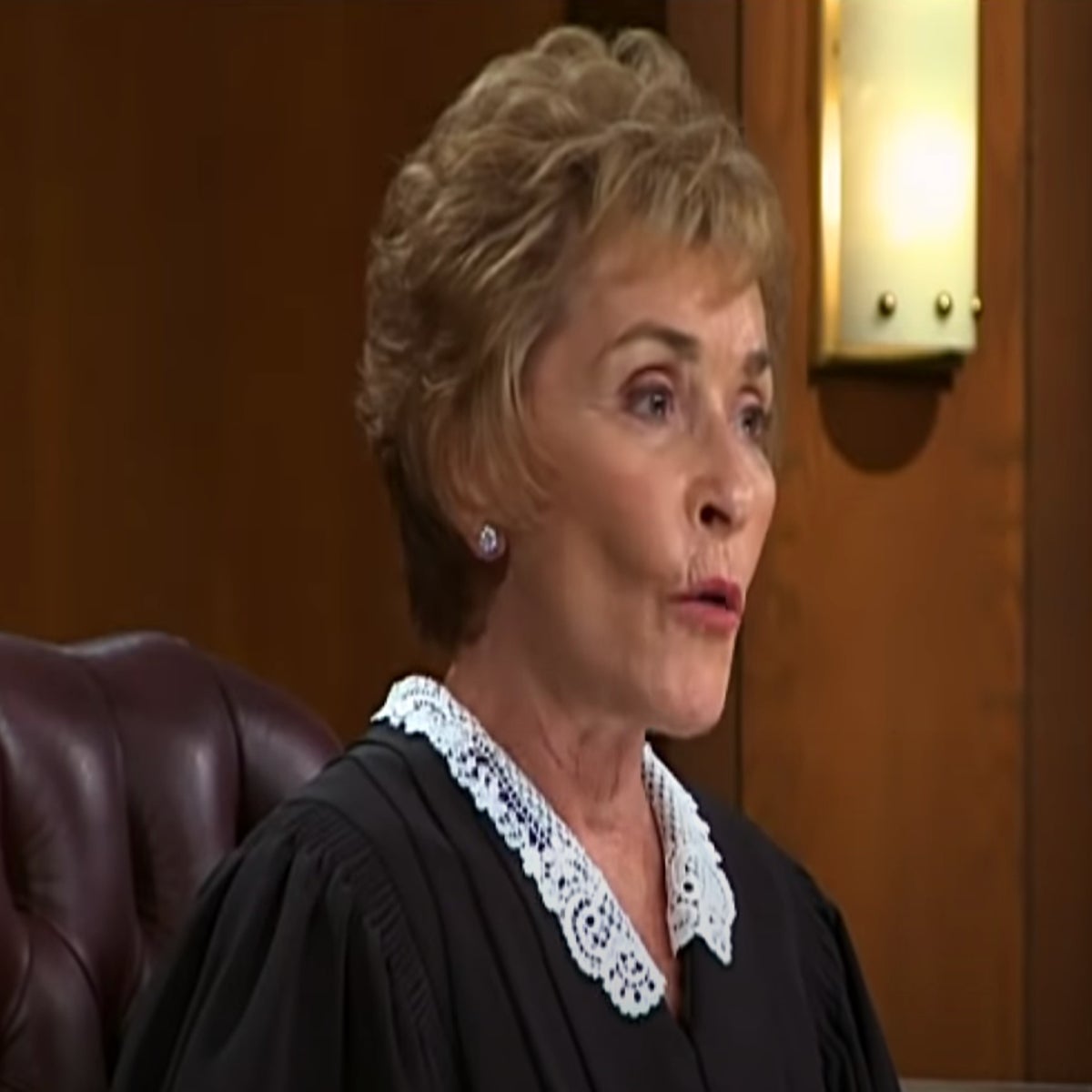 Judge Judy gives trademark reprimand to maskless man at hair salon | The  Independent