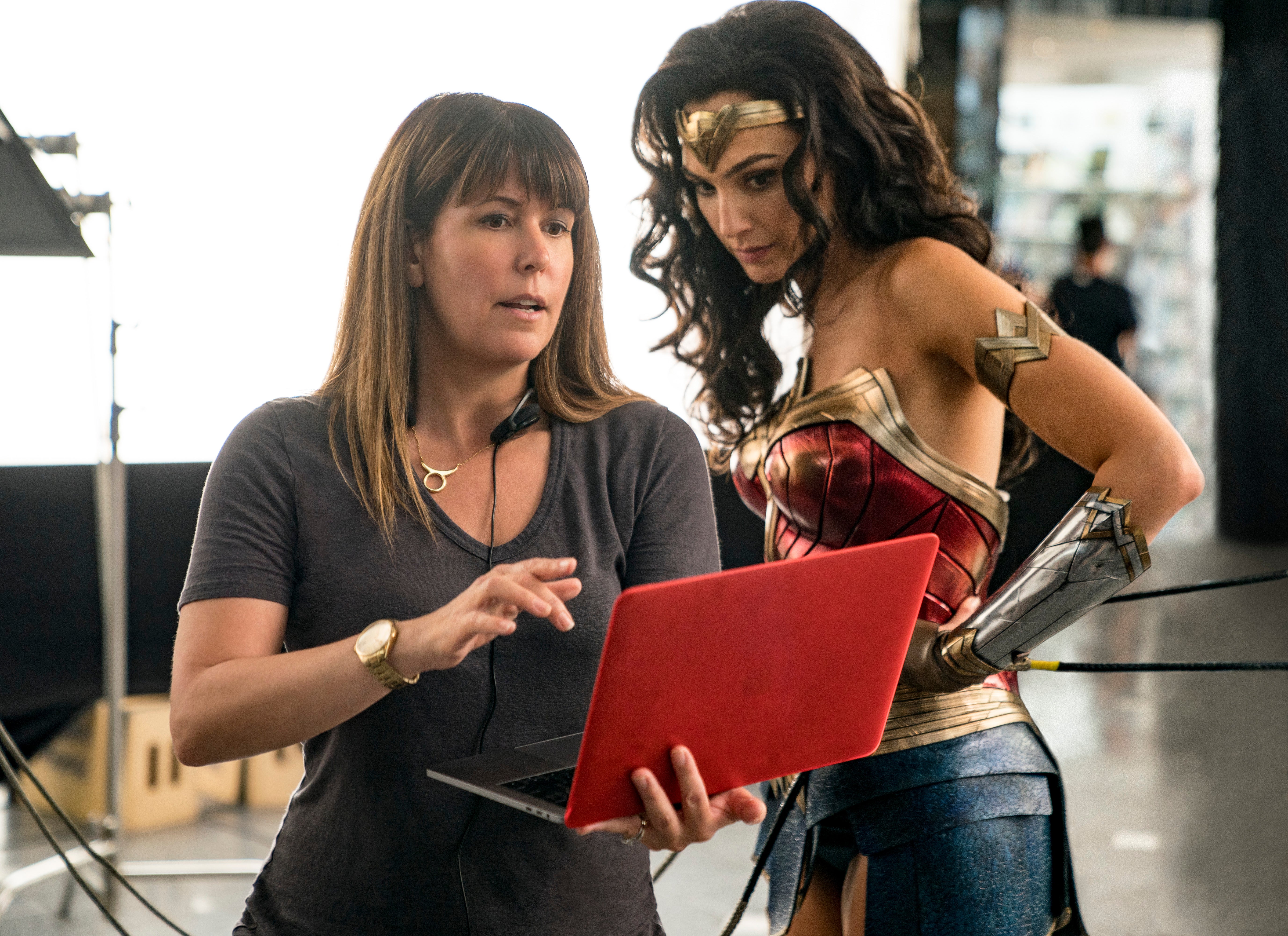 15 New Images from Wonder Woman 1984 from Recently Released Books