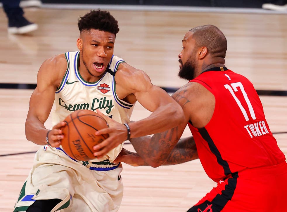 El jugador de 26 años tenía hasta el próximo lunes para firmar la oferta de contrato supermáximo con los Bucks.