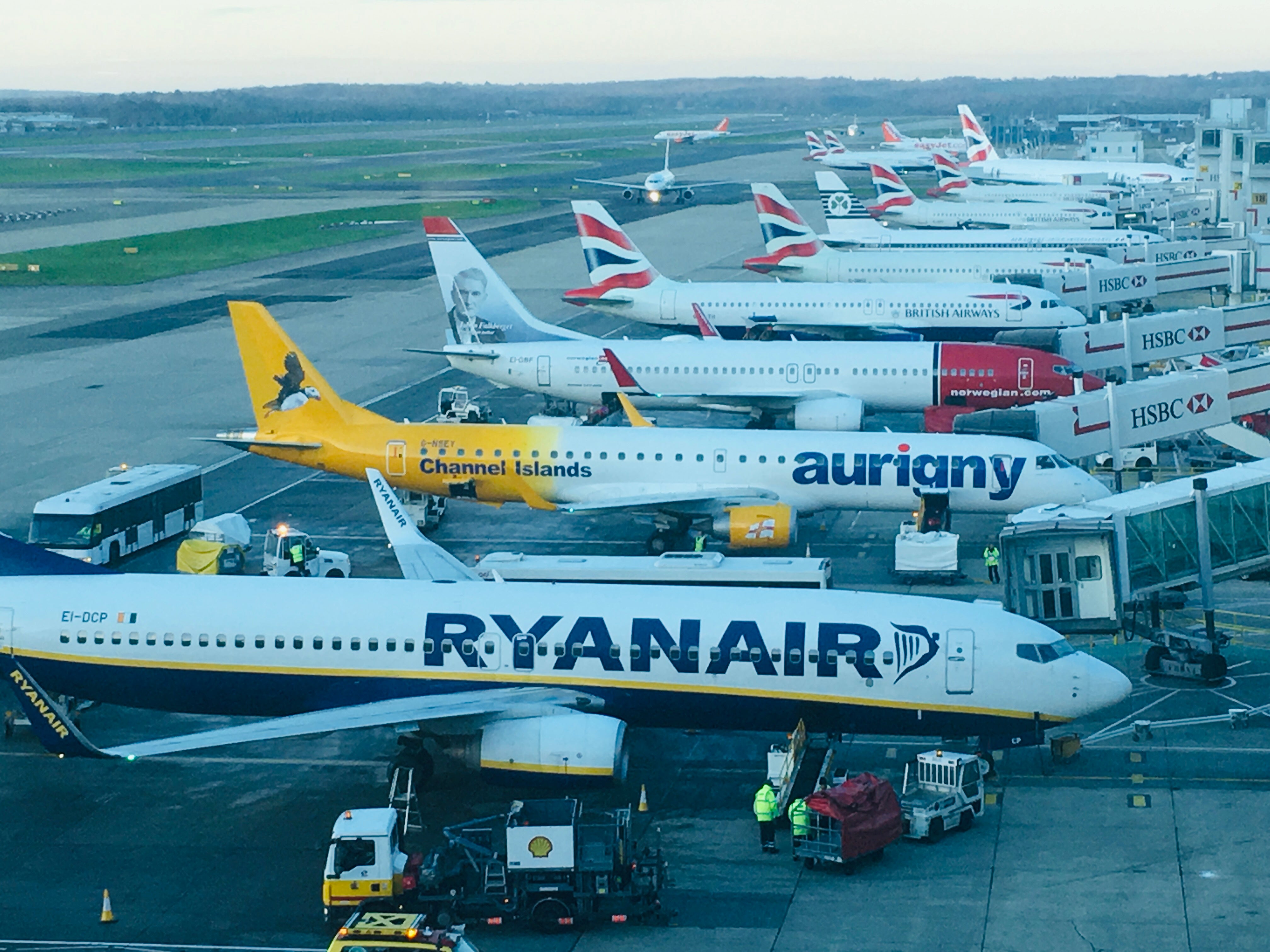 <p>Gatwick airport before the coronavirus pandemic</p>