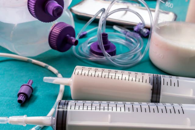 Inserting a feeding tube into patients’ lungs remains a major safety risk, a watchdog has warned