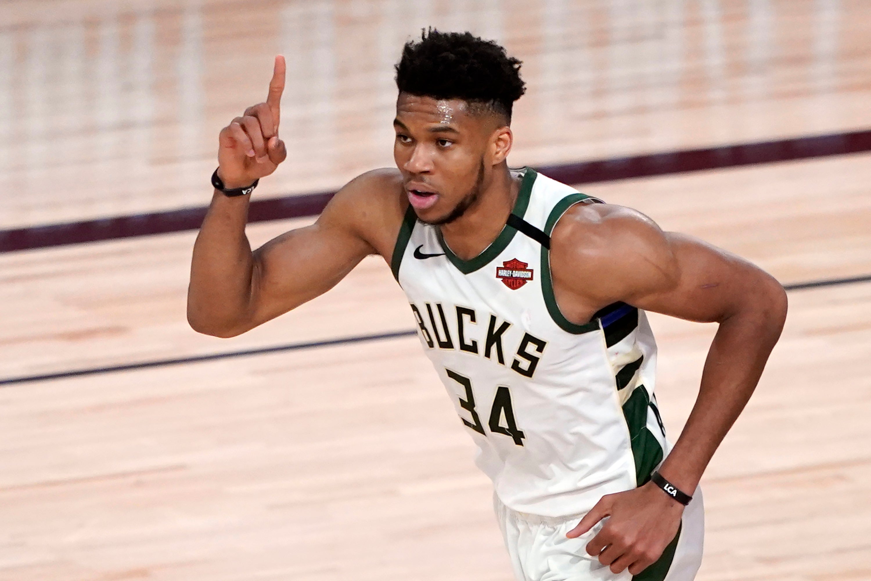 BUCKS ANTETOKOUNMPO