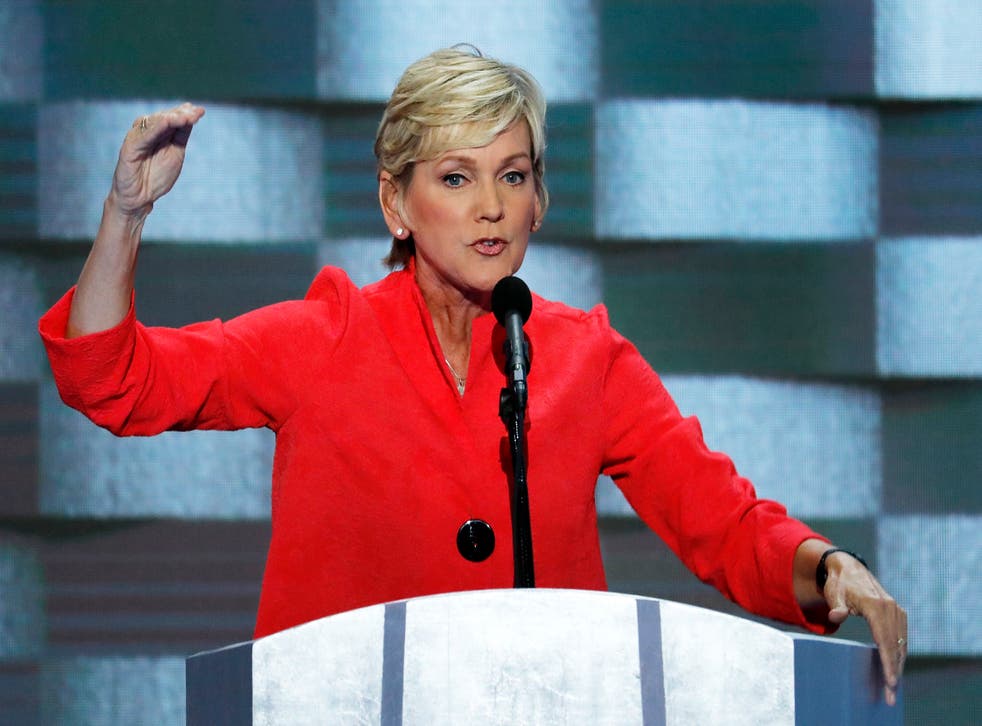 <p>ARCHIVO - En esta fotografía del 28 de julio de 2016, la exgobernadora de Michigan, Jennifer Granholm habla durante el último día de la Convención Nacional Demócrata en Filadelfia. </p>