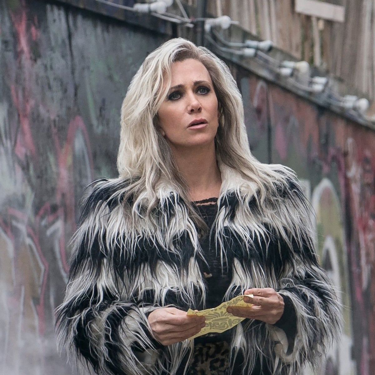kristen wiig black dress wonder woman Kristen Wiig's bruised villain is the best thing in Wonder Woman 1984
