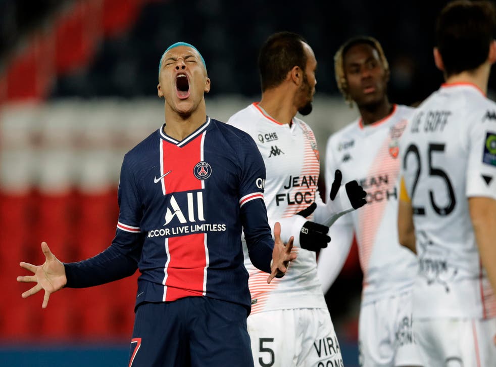 <p>Kylian Mbappe del Paris Saint-Germain reacciona tras falla run gol en el encuentro de la liga francesa ante el Lorient el miércoles 16 de diciembre del 2020. El jueves 17 de diciembre del 2020 el técnico del PSG Thomas Tuchel admite que hay cansancio mental en el equipo. </p>