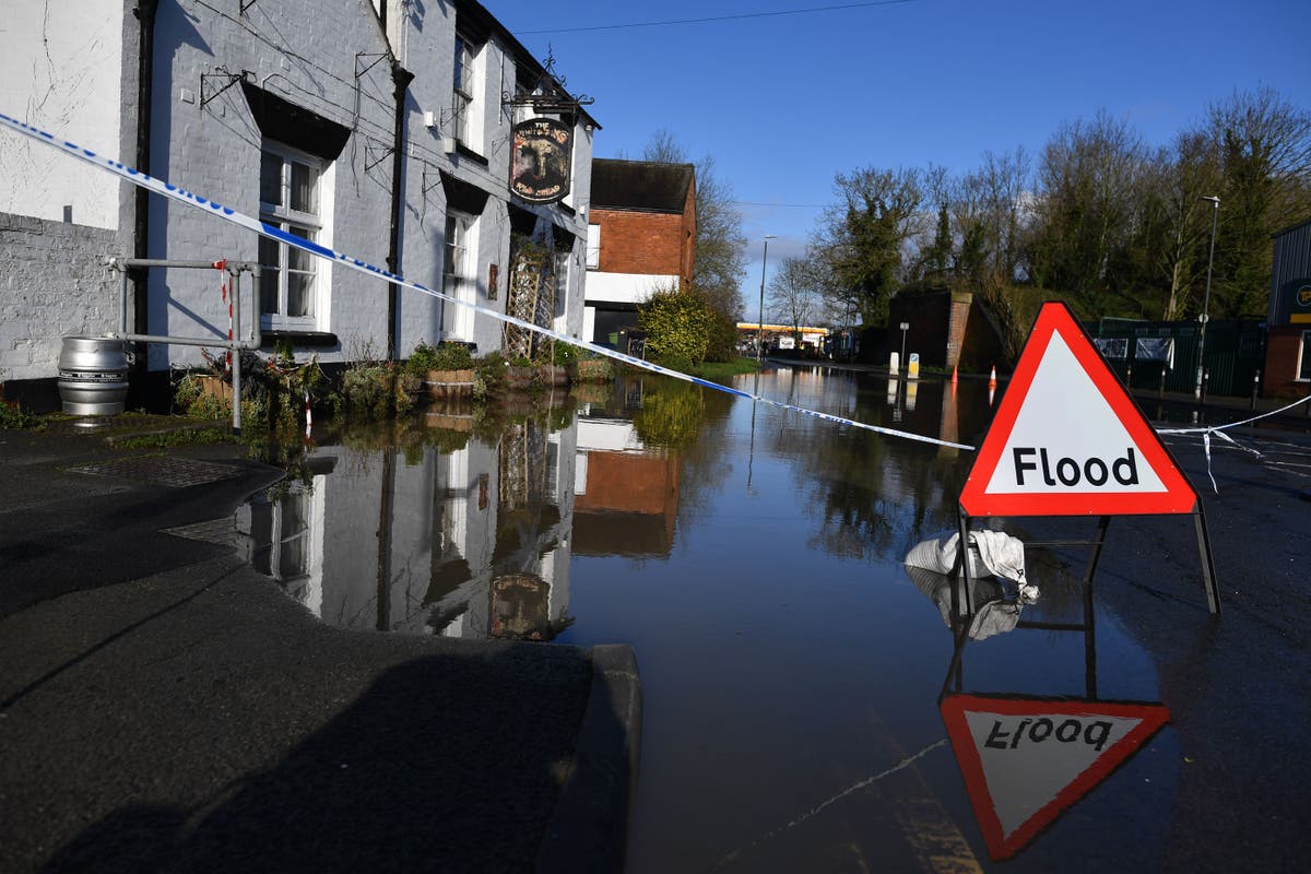 UK Weather: Storms, heavy rain and flooding for the south west | The