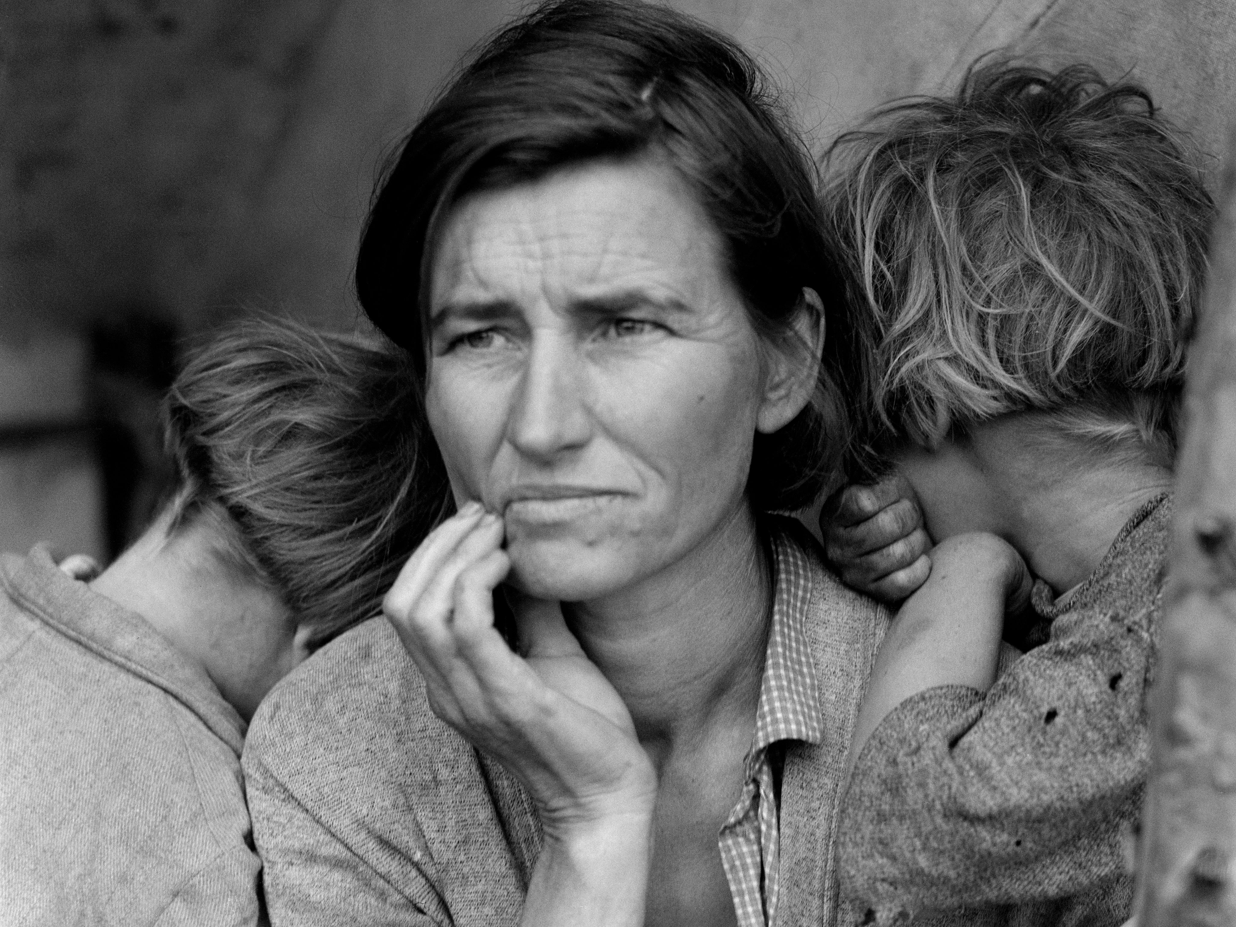 Migrant Mother by Dorothea Lange: this image came to symbolise the hunger, poverty and hopelessness endured by so many Americans during the Great Depression &nbsp;