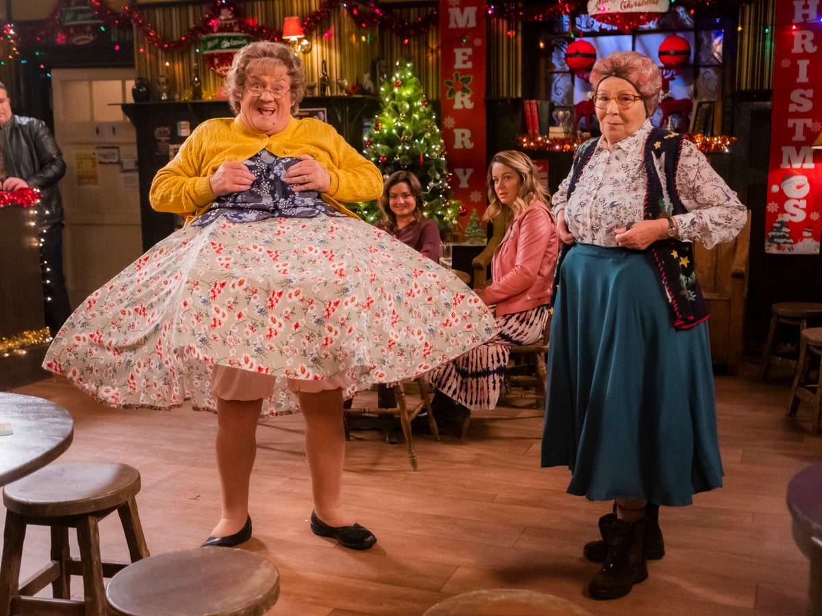 2022 Mrs Browns Boys Christmas Special Watch Online Mrs Brown's Boys Christmas Special Review: It's All So Unnecessarily Weak |  The Independent
