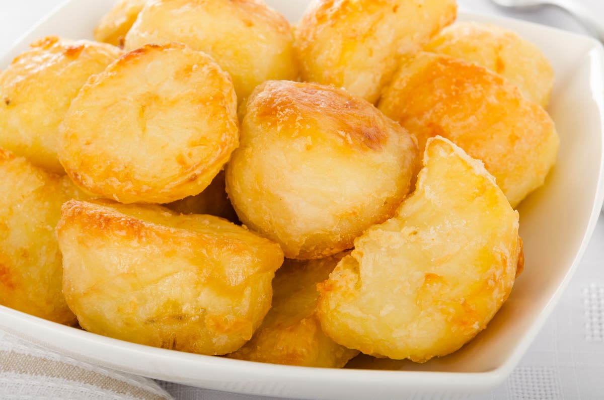 how-to-roast-potatoes-the-perfect-spuds-for-christmas-dinner-the