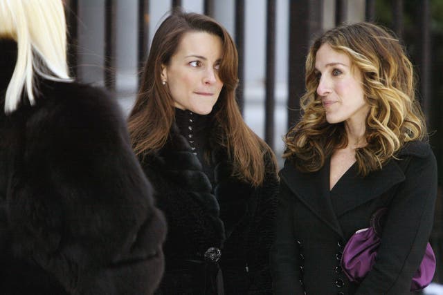 <p>Actors Kristin Davis and Sarah Jessica Parker filming in the East Village, New York, in 2003</p>