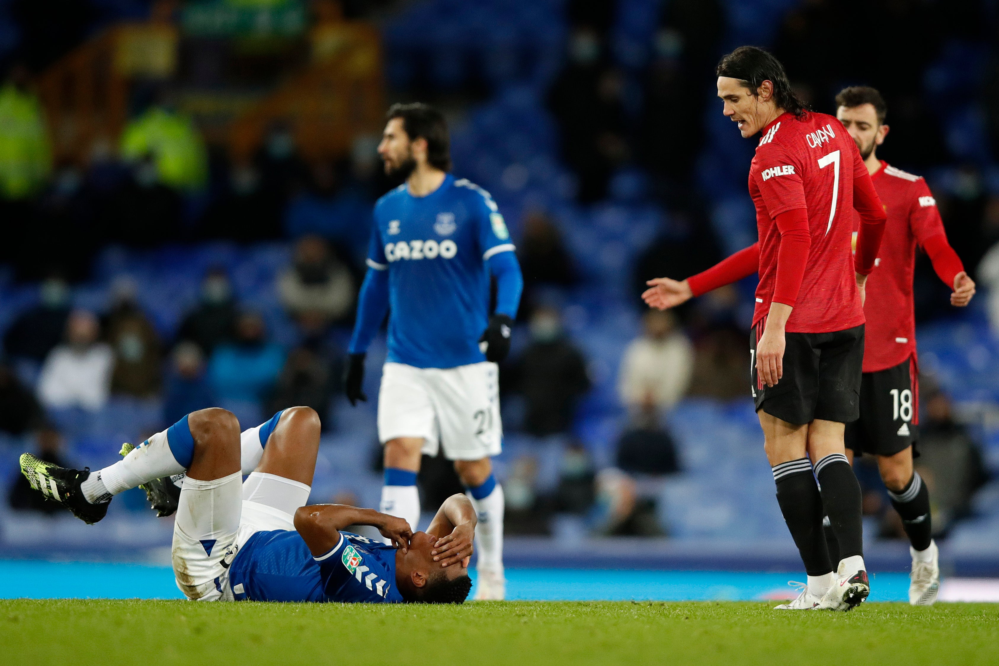 Edinson Cavani escaped any action for grabbing Yerry Mina by the throat during Manchester United’s win over Everton