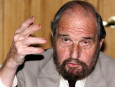 George Blake dead: Notorious British traitor and Cold War spy dies in Russia aged 98