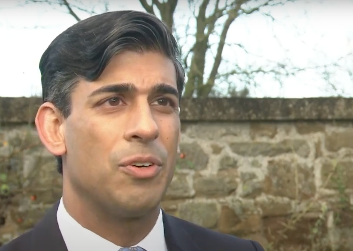 Retail, hospitality and leisure businesses will receive one-off grant worth up to £9,000, Rishi Sunak announces