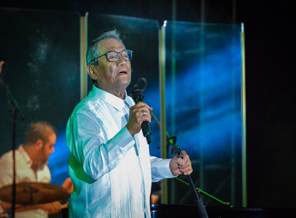 <p>Armando Manzanero.</p>