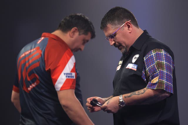 Gary Anderson hit out at Mensur Suljovic for going to his table and slowing the play down in their World Championship match