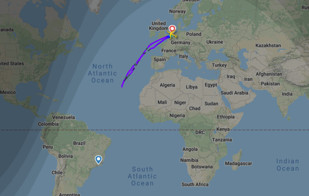 A KLM flight was forced to turn back after the cockpit windshield cracked