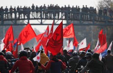 Thousands demand ouster of Nepal leader as party feud grows
