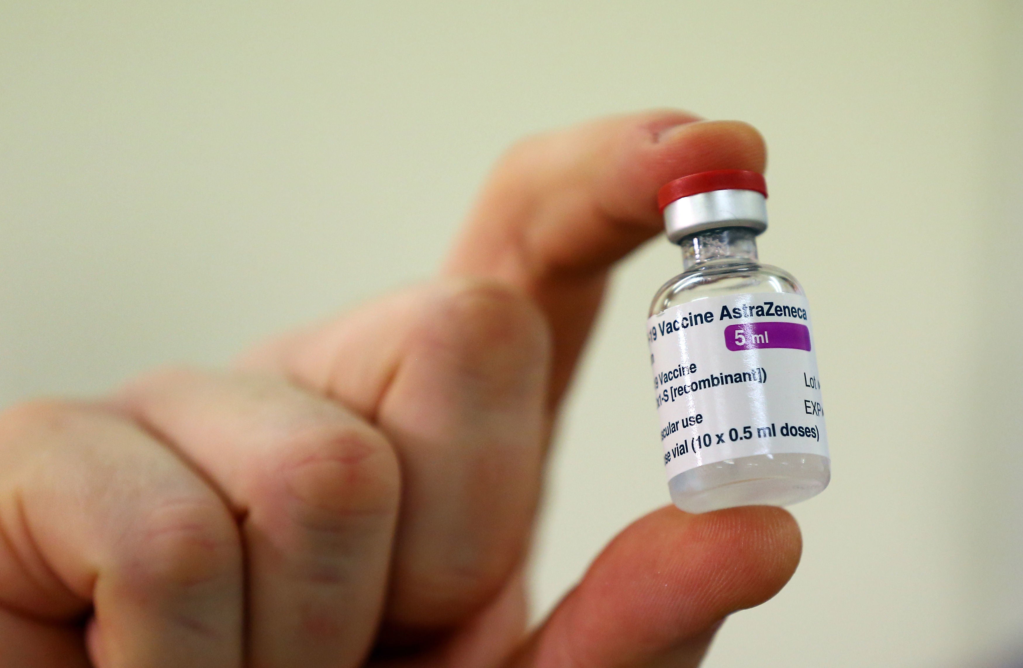 Covid: Hospitals begin receiving doses of Oxford/AstraZeneca vaccine