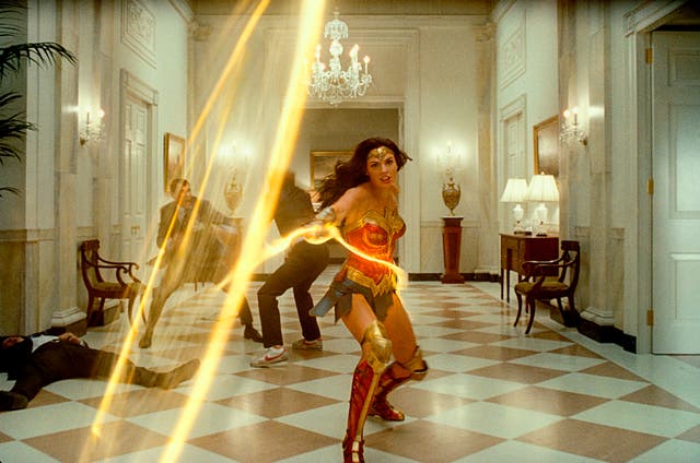 <p>Gal Gadot en una escena de "Wonder Woman 1984" en una imagen proporcionada por Warner Bros. Entertainment.&nbsp;</p>