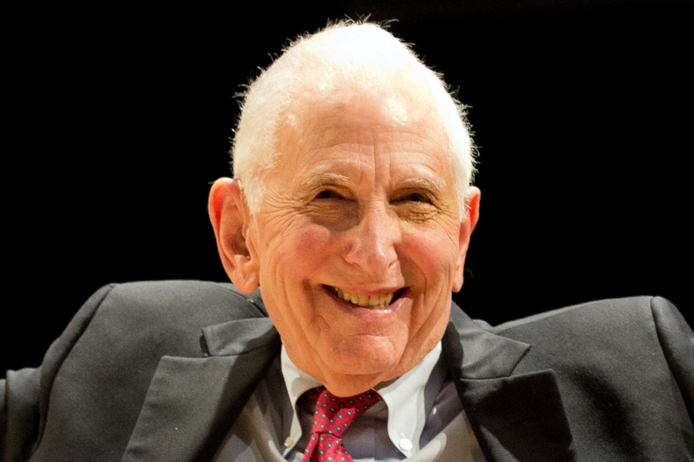 <p>Los cargos contra Daniel Ellsberg finalmente se retiraron.</p>