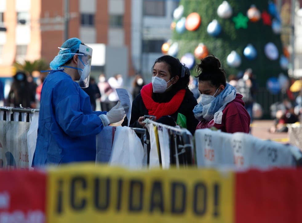 <p>La economía de América Latina cayó durante 2020 un 6.9% debido a la pandemia de COVID-19</p>