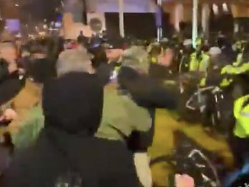 The videos circulating on Twitter show Trump supporters clashing with the Police&nbsp;