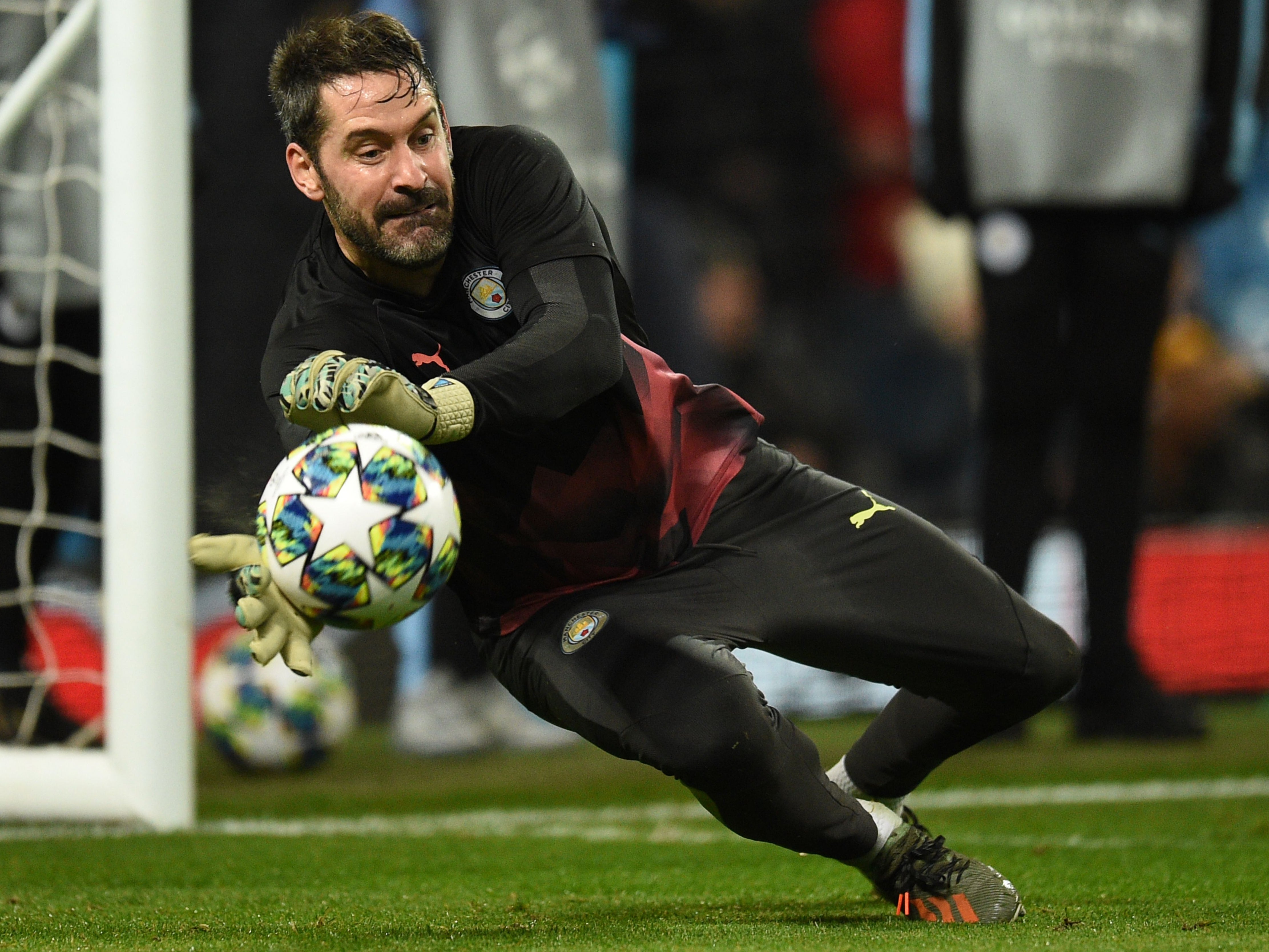 Manchester City goalkeeper Scott Carson