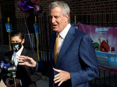 New York mayor calls for full UK travel ban to stop Covid variant