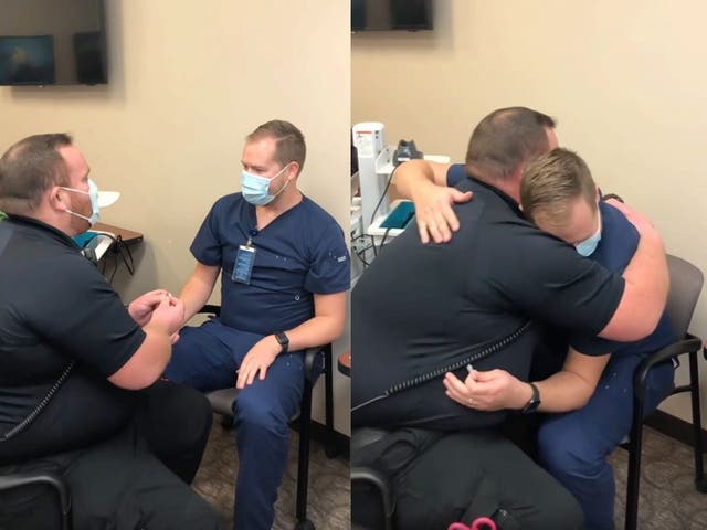 Paramedic proposes to nurse boyfriend while he is administering Covid vaccine 