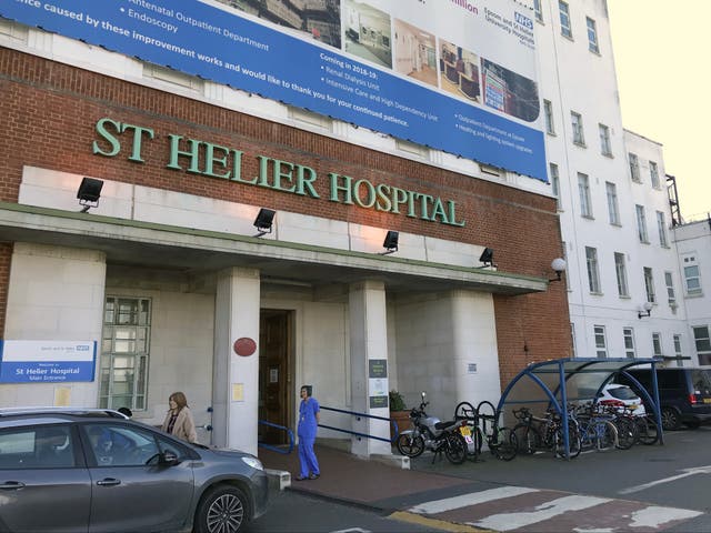 <p>St Helier Hospital in Sutton, south London, where Ms Hamilton claimed she was left out of a morning tea round</p>