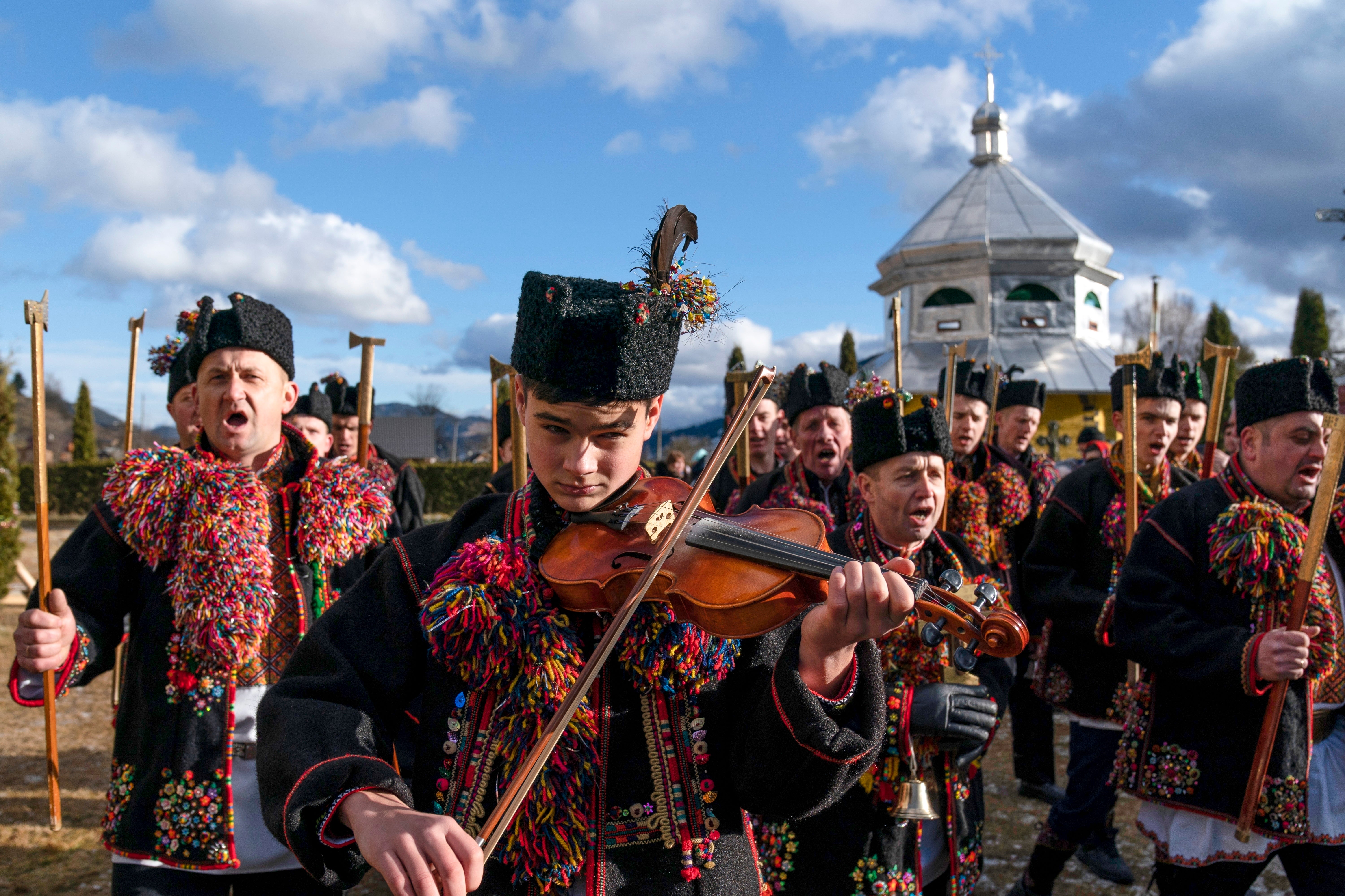 Украинские пастухи жители карпат. Народы Закарпатья. Жители Закарпатья. Жители Закарпатья фото. Ильцы.