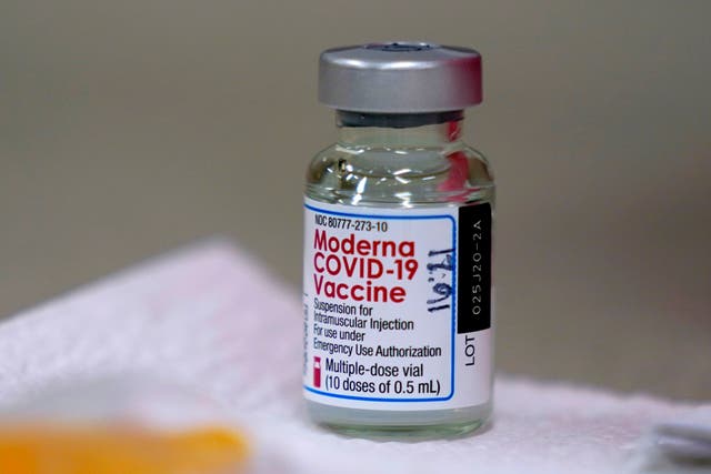 <p>Reino Unido aprobó el uso de la vacuna Moderna Covid-19 , siguiendo el mismo movimiento de la UE a principios de semana.</p>