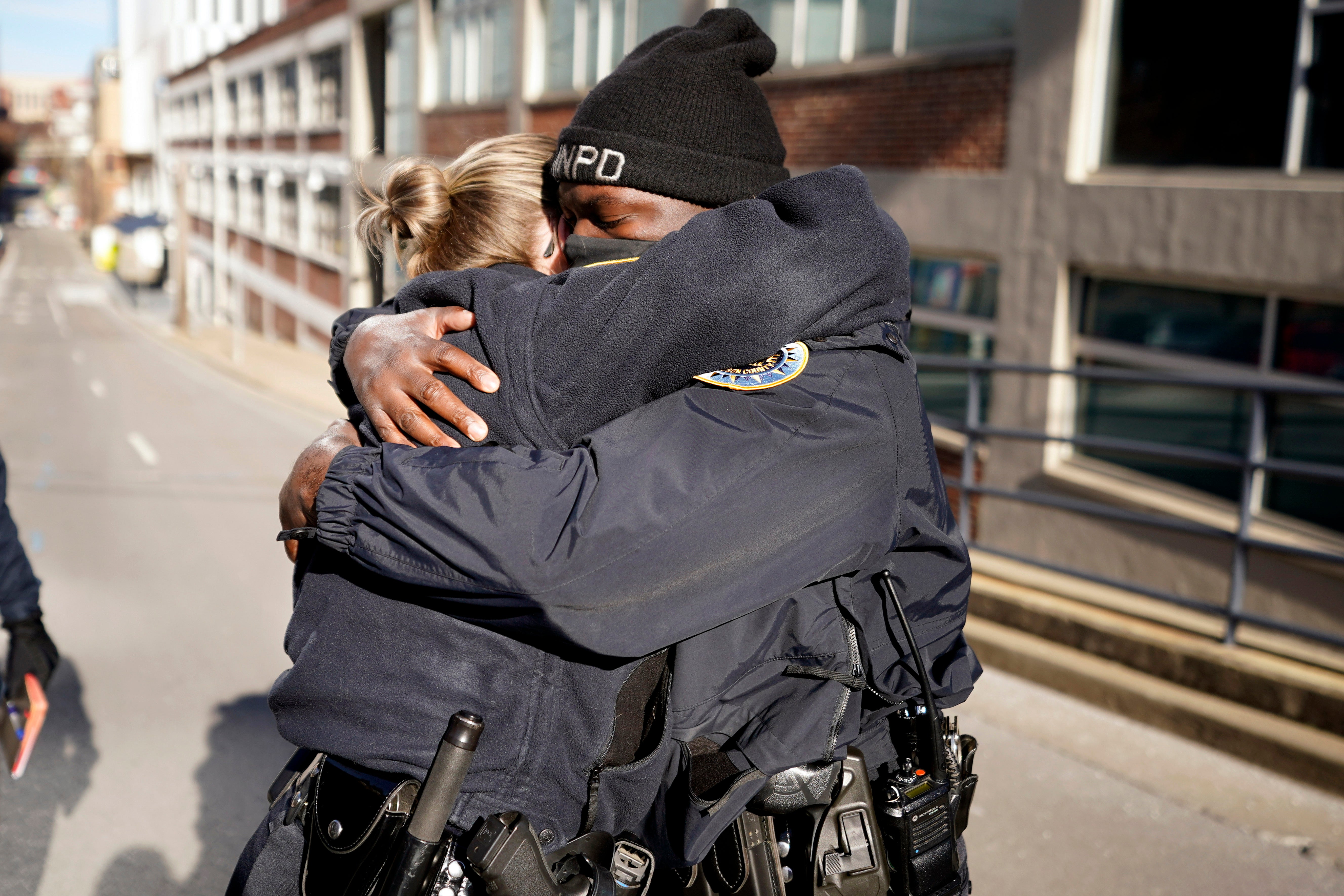 <p>Los jugadores de los Titans seguirán portando la calcomanía con la “615 Strong” en el casco durante el partido, en alusión al prefijo telefónico de la ciudad</p>