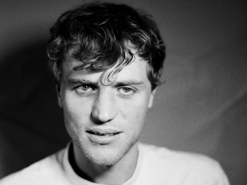 Stardust star Johnny Flynn: ‘ I’m not an impersonator, I’m an actor’