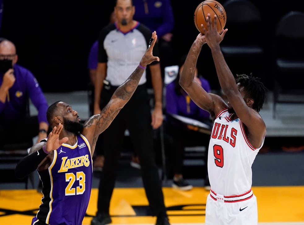 <p>Los Bulls estuvieron cerca de convertir una canasta ganadora en los segundos finales del juego</p>