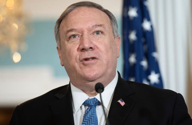 <p>Mike Pompeo, hablando con la prensa antes de reunirse con el canciller de Kuwait, jeque Ahmad Nasser Al-Mohammad Al-Sabah, en el Departamento de Estado en Washington.&nbsp;</p>