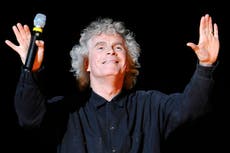 Conductor Simon Rattle to leave London post for Munich